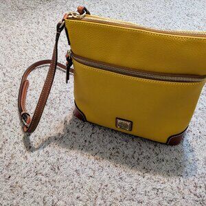 Beautiful Crossbody Dooney & Bourke Bag - Like New!